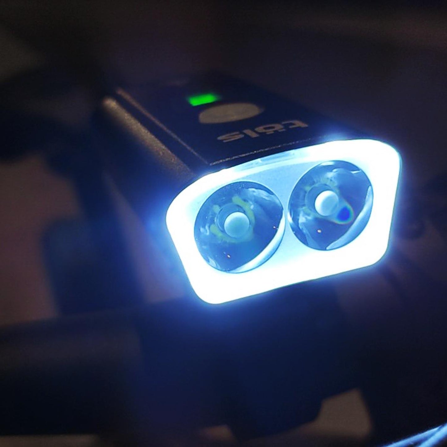 Éclairage avant TOLS AINA PRO USB 900 LM - OURS VÉLOS
