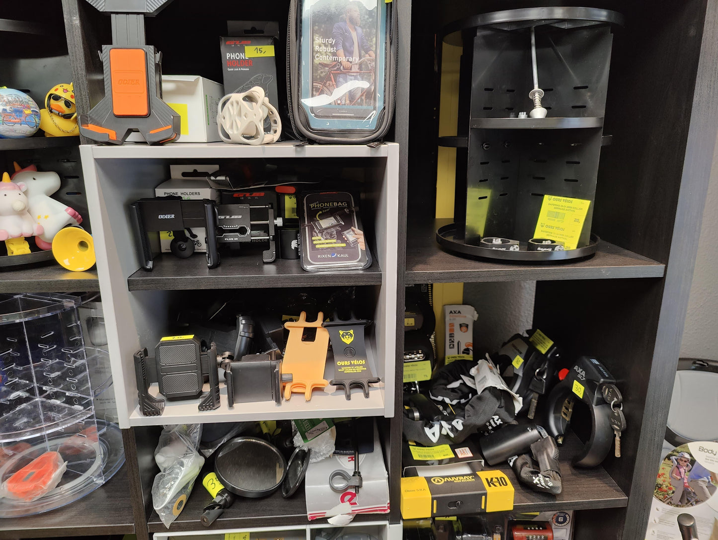 Découvrez Plus d'Accessoires en Magasin - OURS VÉLOS
