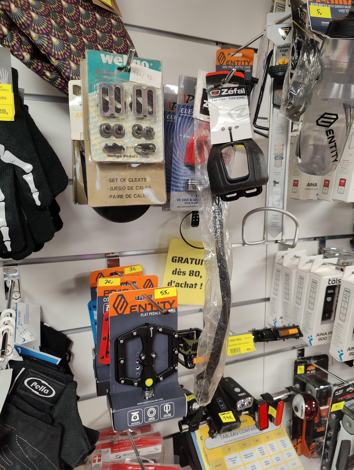 Découvrez Plus d'Accessoires en Magasin - OURS VÉLOS