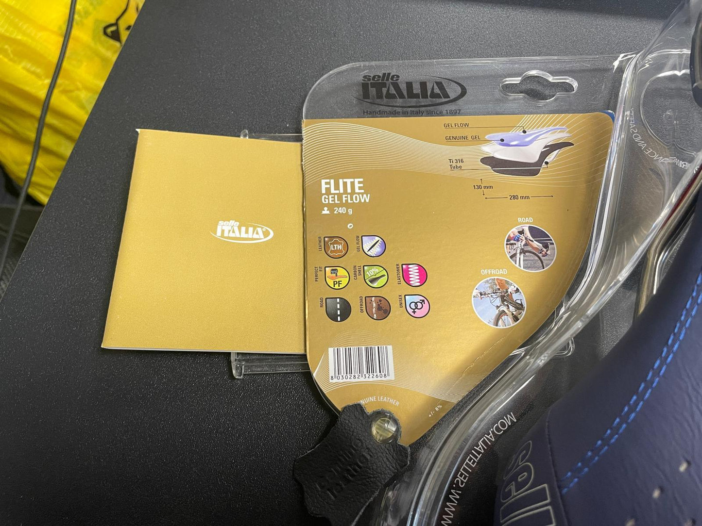 Selle Italia Gel Flow (Bleu ou Jaune) - OURS VÉLOS