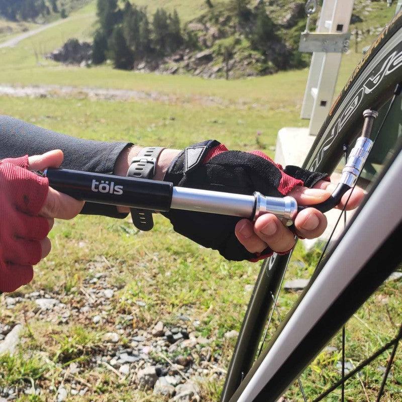 POMPE À MAIN TÖLS AINA PRO ARGENT - OURS VÉLOS
