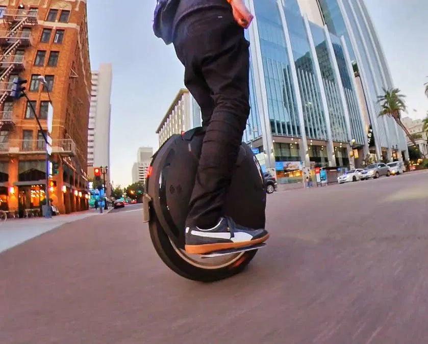 Roue électrique KINGSONG KS18 L 1036WH - 50km/h (SUR COMMANDE) - OURS VÉLOS