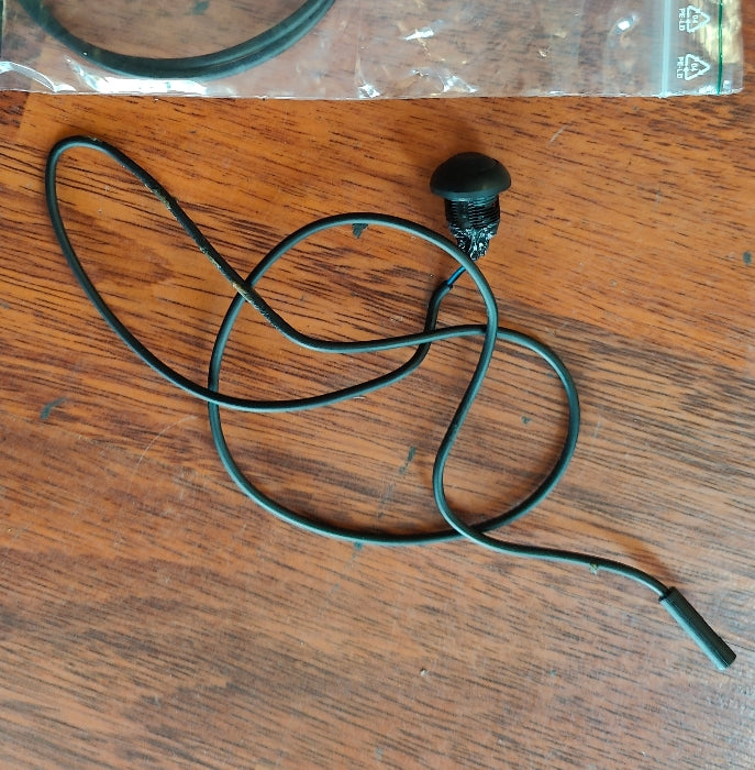 VanMoof - Bouton Boost et Klaxon avec connecteur de câble, S&X3, S&X4 (D'OCCASION, COMME NEUF) / Boost & horn button with cable connector, S&X3, S&X4 (USED, AS NEW)
