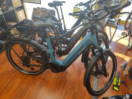 (-2500€) Vélo électrique VICTORIA Parcours 4 neuf – Bosch Performance CX 85 Nm – Batterie 625Wh – Tout Suspendu - Taille M 51cm– Déstockage Usine. Essai disponible